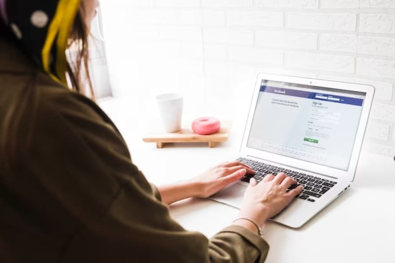 Aprende a eliminar tu cuenta, ya sea de forma temporal o definitiva. Créditos: Freepik