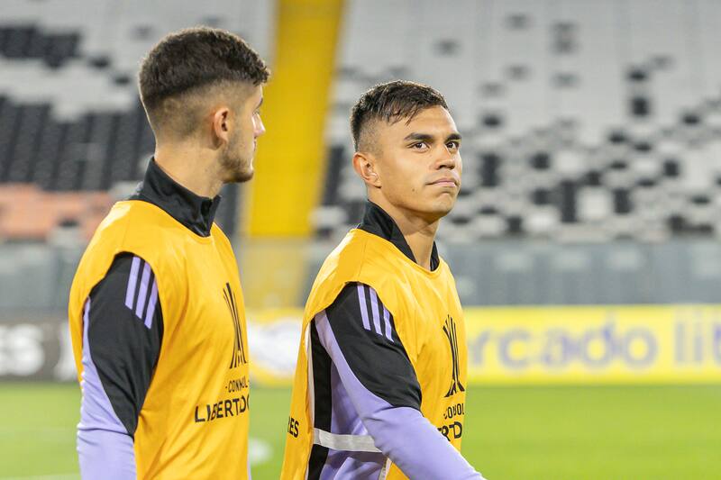 El volante está en la órbita de un multicampeón europeo.