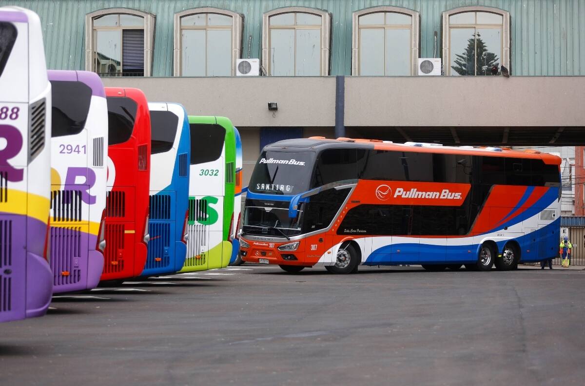 Empresa de buses interurbanos suspenderá viajes Santiago-Valparaíso y viceversa a las 18:00 horas