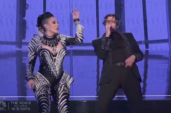 Con cambio de look y junto a Ivy Queen: Así fue la presentación de Bad Bunny en los Billboard Awards
