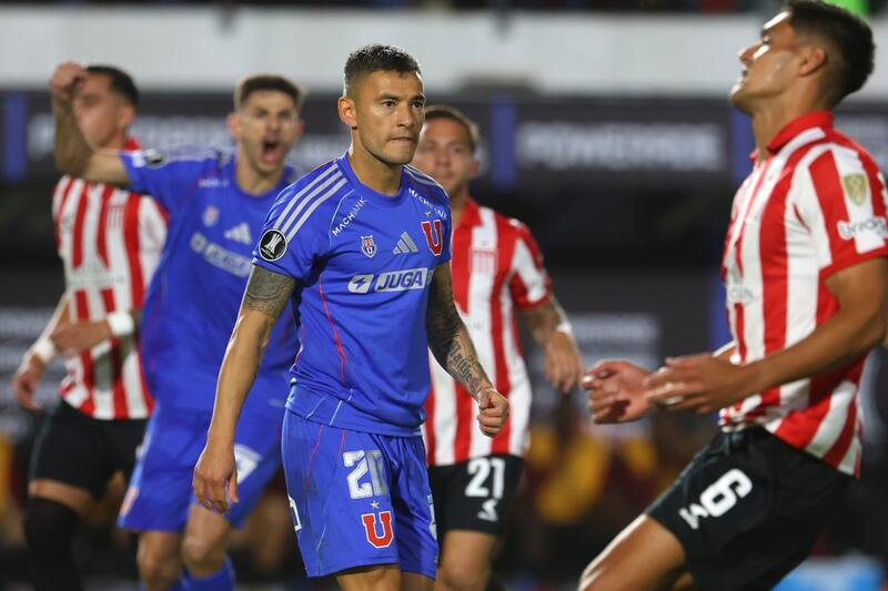 ¿Renovará? Charles Aránguiz termina contrato a fin de año con la U. de Chile. Foto: Agencia Aton.