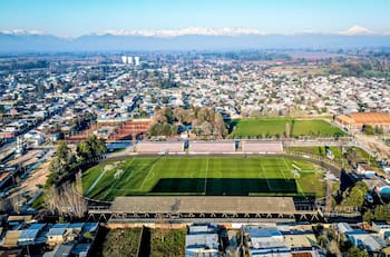 Exmundialista con La Roja quiere remodelar un olvidado estadio del fútbol chileno