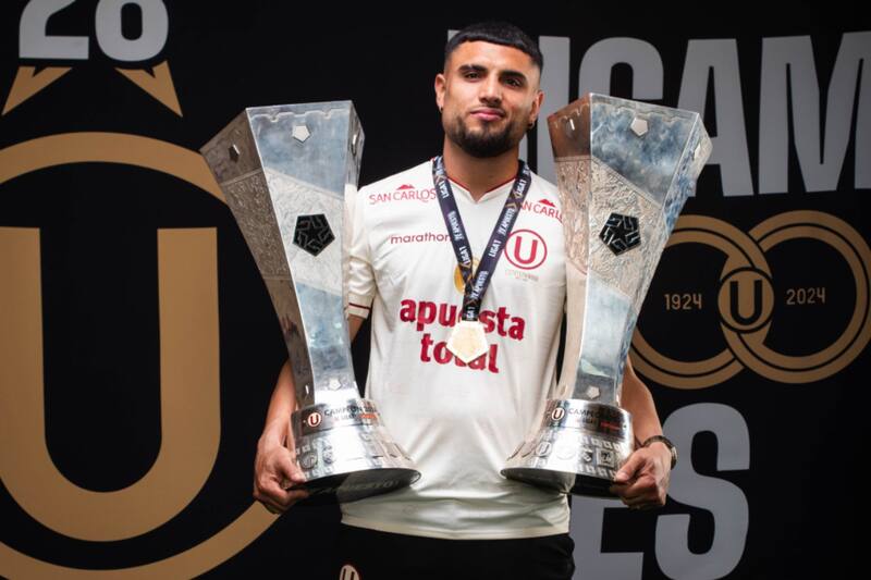 El volante chileno se va de la U limeña con tres títulos nacionales.