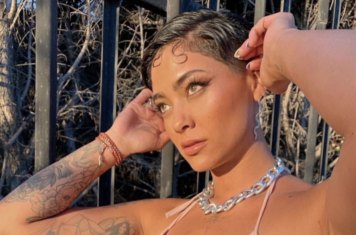 "Me dejas chascona": Camila Recabarren compartió una fotografía luciendo un atrevido disfraz de Viejita Pascuera