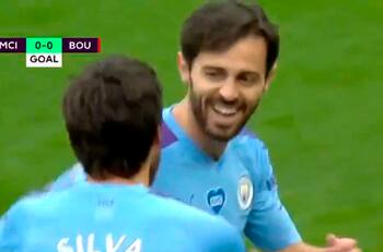 La clavó: El golazo de David Silva que puso en ventaja al Manchester City