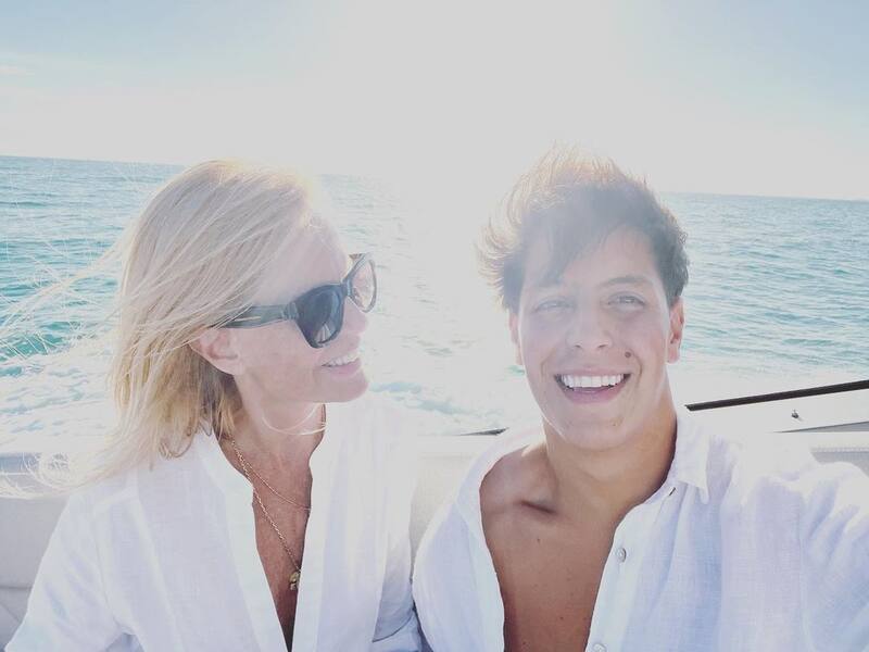 Cecilia Bolocco y Máximo Menem disfrutando de su casa en la playa