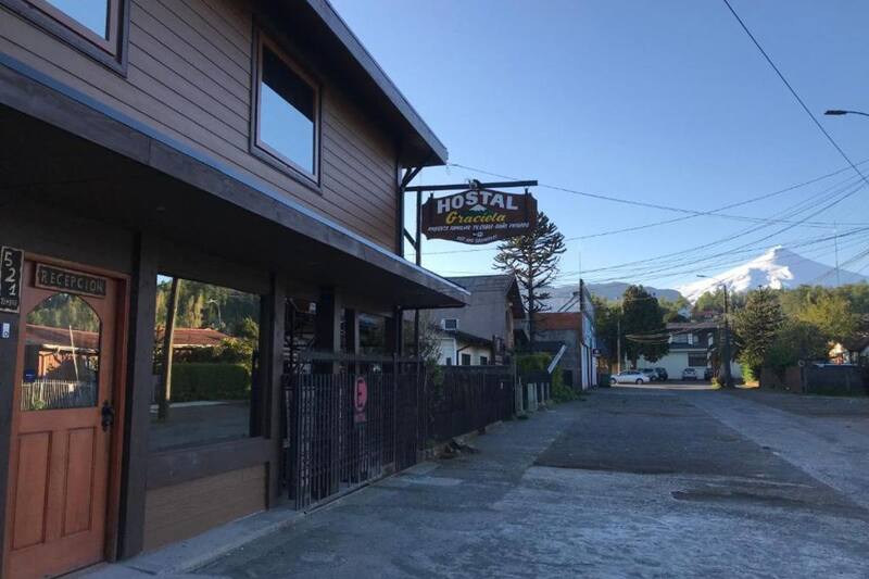 Esta segunda opción para alojar en la ciudad incluye desayuno gratuito entre sus servicios.
Créditos: Booking.