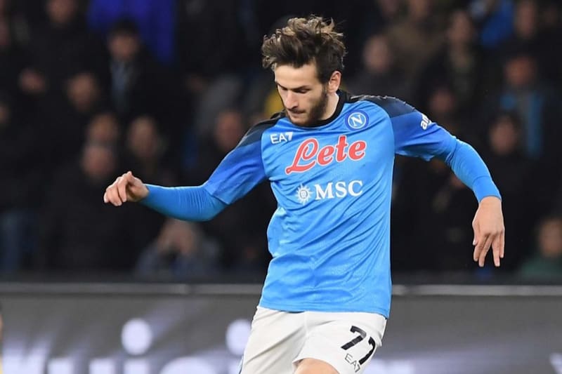 Napoli va por el paso a los cuartos de final de la Champions League.