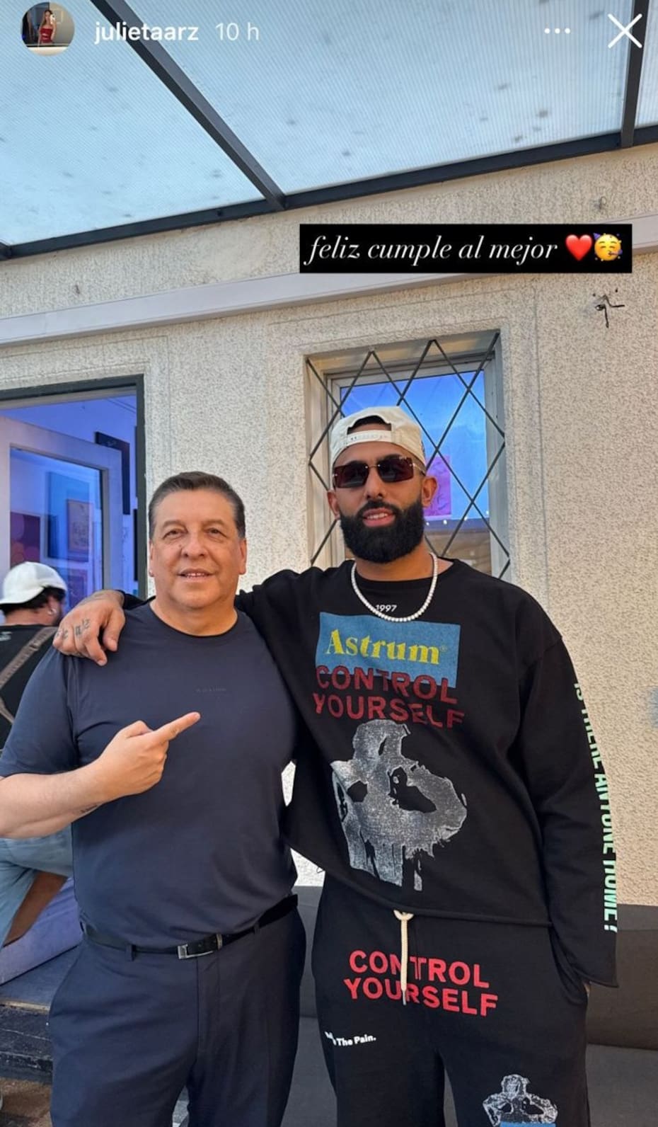 El comunicador recibió saludos de sus hijos por redes sociales.