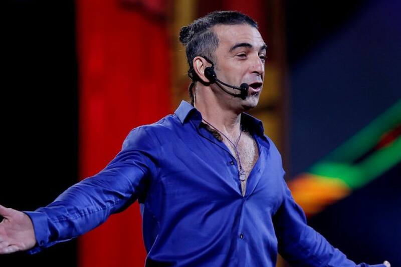 protagonizó divertido y coqueto momento en el programa de Chilevisión.