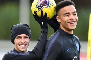 Escándalo en Inglaterra: Foden y Greenwood expulsados por llevar mujeres al hotel