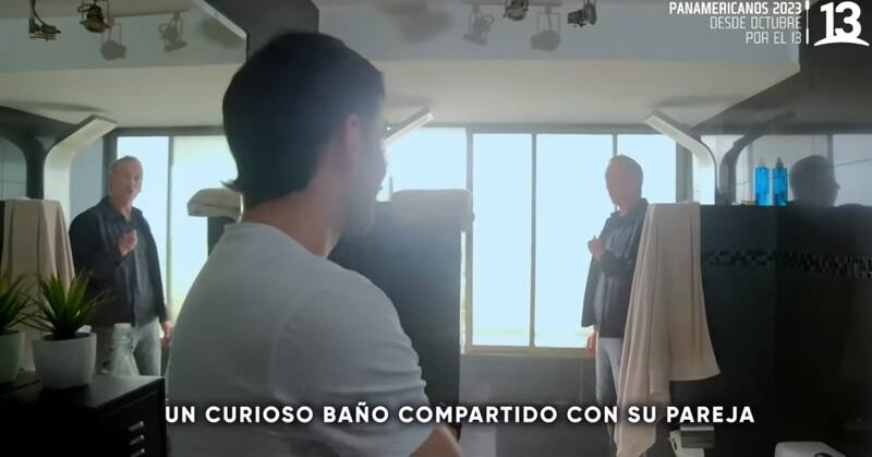 Vista del amplio baño de Tomás González.