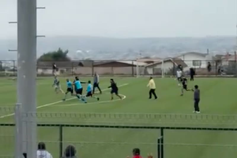 Futbolista es asesinado por hincha de club rival.