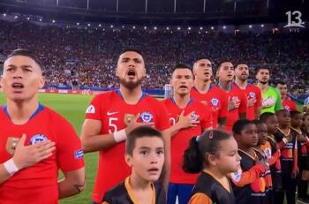 Emocionante: El himno chileno hizo vibrar al Maracaná ante Uruguay