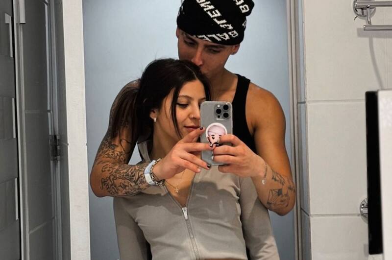 comparten un breve e intenso romance.