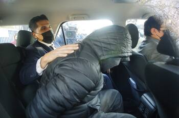 Ataque a enfermera en Las Condes: Acusados de homicidio frustrado quedan en prisión preventiva