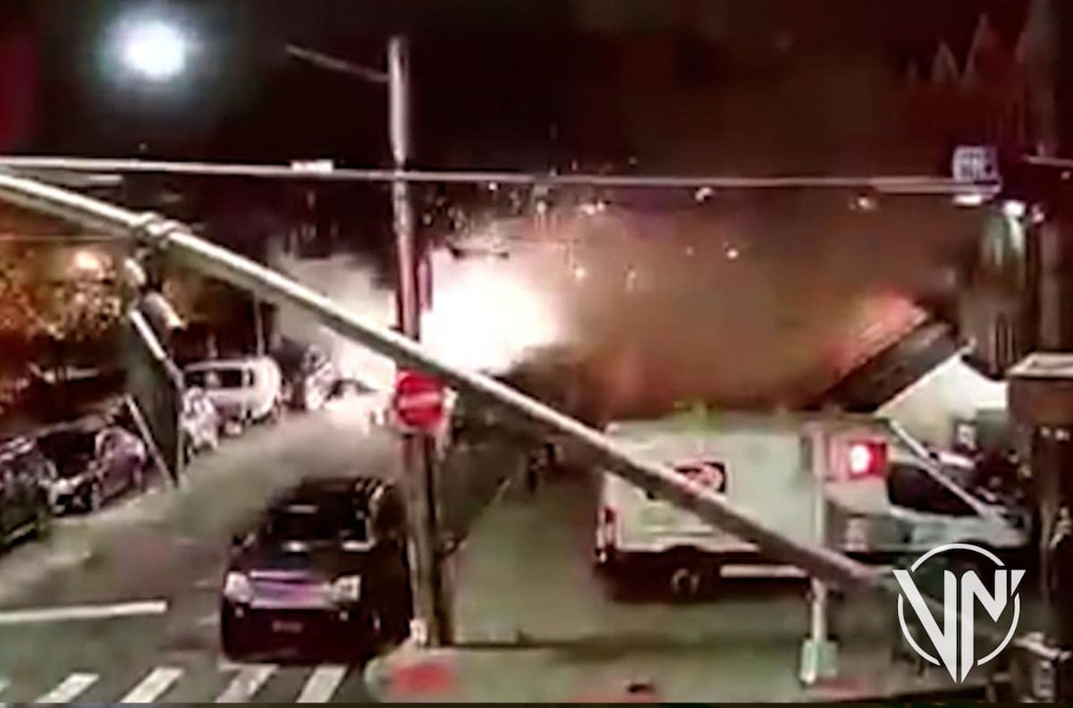 VIDEO | Vecinos reportaban un fuerte olor a gas: explosión en Nueva York deja varios heridos