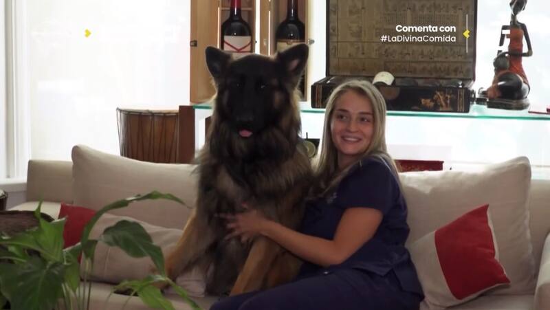 Su hija junto a su perro Thor. Créditos: CHV.