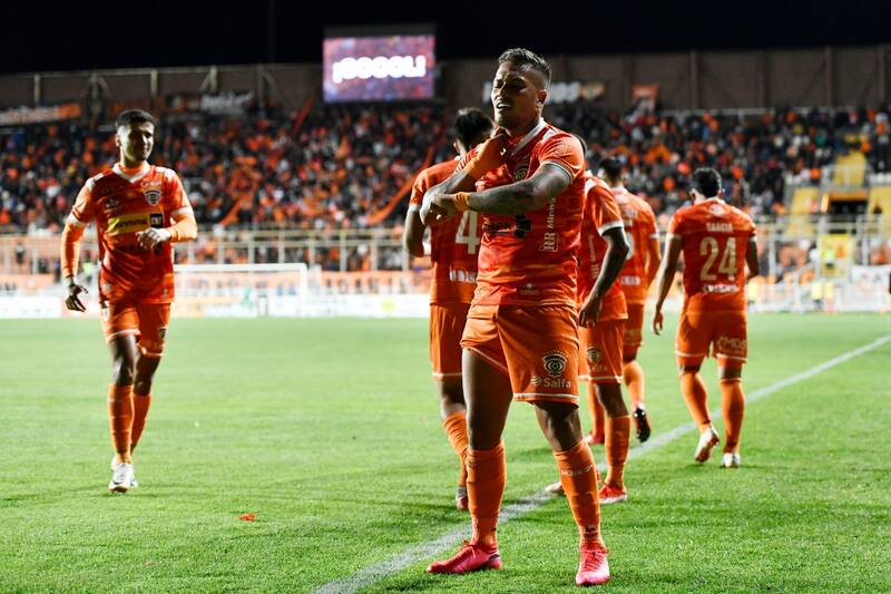 celebrando su gol ante Deportes Copiapó. Foto: Aton.