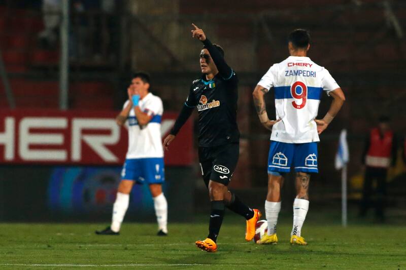 O'Higgins sorprendió a la UC en Santa Laura. Crédito: Agencia Aton.