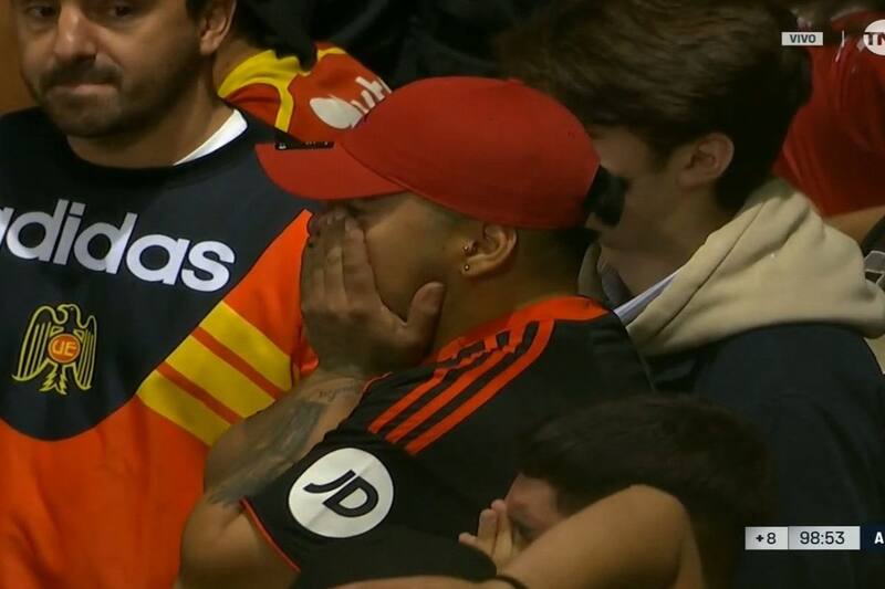 Fanáticos hispanos reaccionan a la derrota ante Deportes Limache. Foto: Captura TNT Sports.