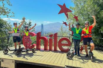 Conoce Santiago como nunca antes en un recorrido turístico por la ciudad sobre un scooter eléctrico