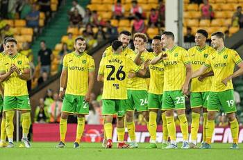 Duro escollo: el Norwich de Marcelino Núñez jugará ante equipo de la Premier League por la Copa de la Liga