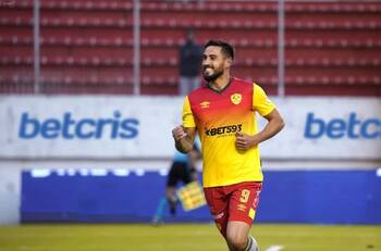 Jugó cuatro partidos en Deportes Antofagasta y es compañero de Hernán Galíndez: El delantero que la rompe en la Serie A de Ecuador