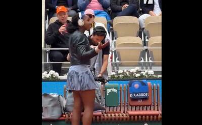 VIDEO | De no creer: es la número 2 del mundo y se olvidó de llevar raquetas a Roland Garros