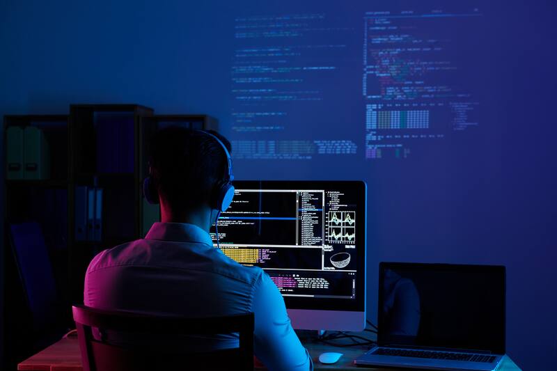 En medio de la revolución tecnológica, algunas profesiones enfocadas en el mundo digital y la ciencia serán las que tengan más ofertas en el mercado laboral en los próximos años.