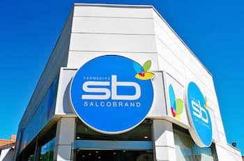 Salcobrand busca auxiliares, farmacéuticos, asistentes, consultores y más: ¿Dónde y cómo postular?