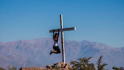 Los mejores cerros de Santiago para reflexionar y hacer deporte en Semana Santa