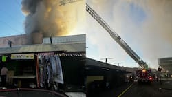 VIDEO | Incendio en cercanías de La Vega Central provoca cortes de tránsito en Recoleta