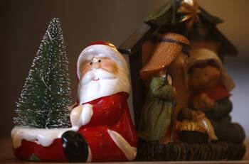 Navidad: ¿De dónde viene la tradición del viejito pascuero y a quién se le atribuye?