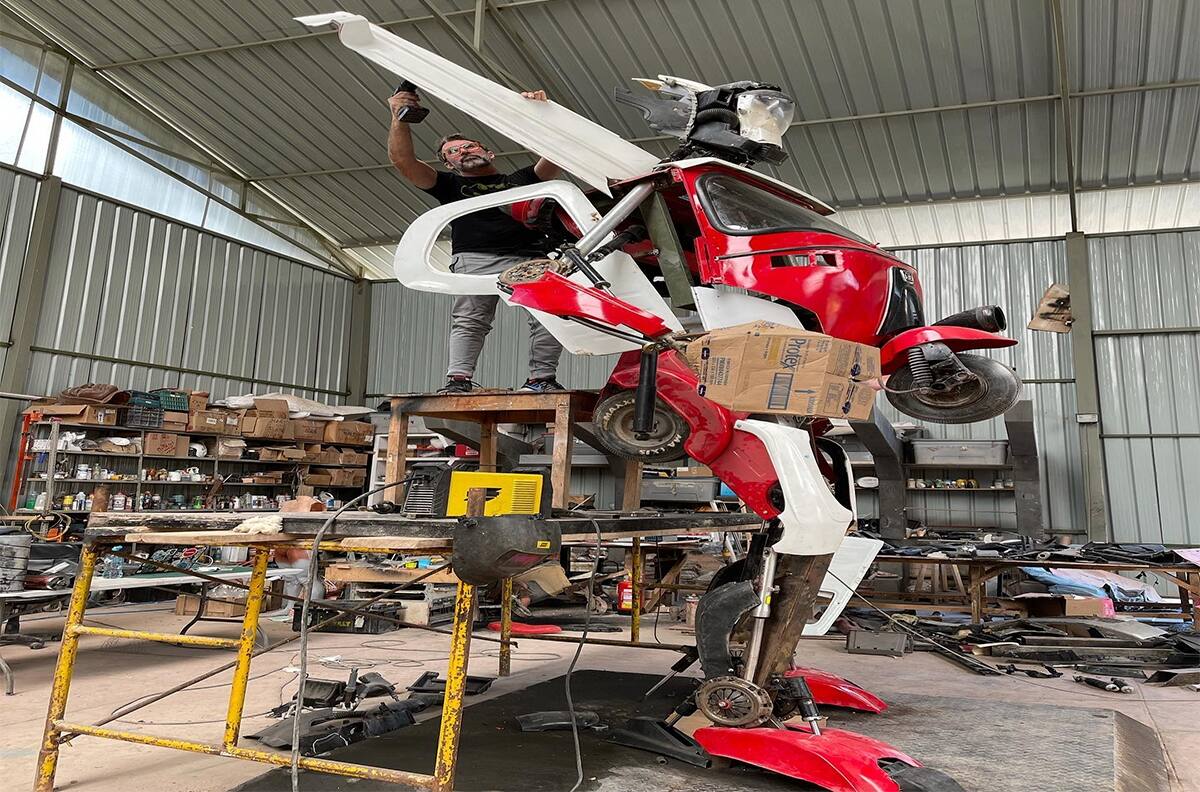 FOTO: artista peruano creo su propio Transformer y la construcción se hizo viral