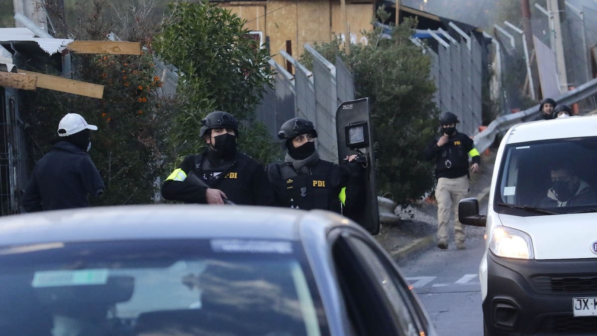 Pedro Aguirre Cerda: Masivo operativo policial en población La Victoria deja a 23 personas detenidas
