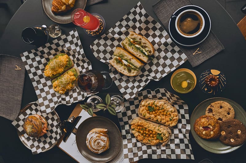 Una de las cafeterías esenciales a visitar en otoño. Créditos: Artemisa Coffee.