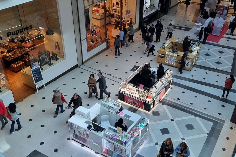 Al ser un feriado, podría haber modificaciones en los horarios de atención de los distintos comercios del país.