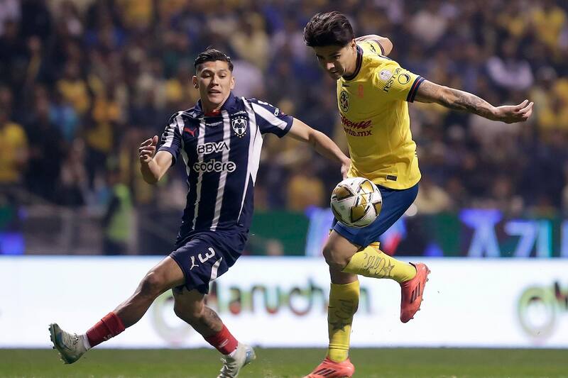 Víctor Dávila fue titular en el triunfo 2-1 de América sobre Monterrey.