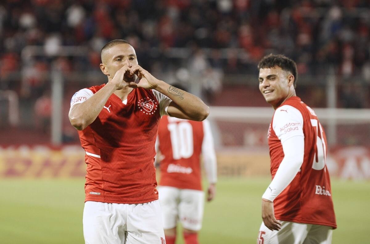 VIDEO | Locura total: Leandro Benegas ingresó y le dio el empate en menos de un minuto a Independiente en Argentina