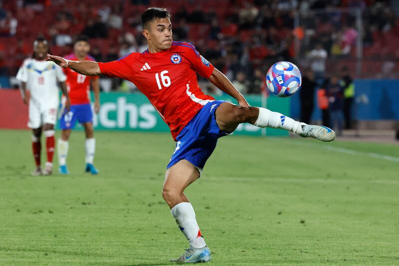 El volante de Colo Colo y la Roja recibió una valoración de 3.3 a 4.1 millones de dólares para el mercado internacional.