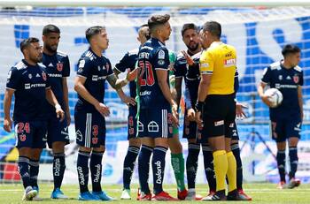 El desolador panorama de exfigura de la U: está en zona de descenso en su primera aventura en Europa