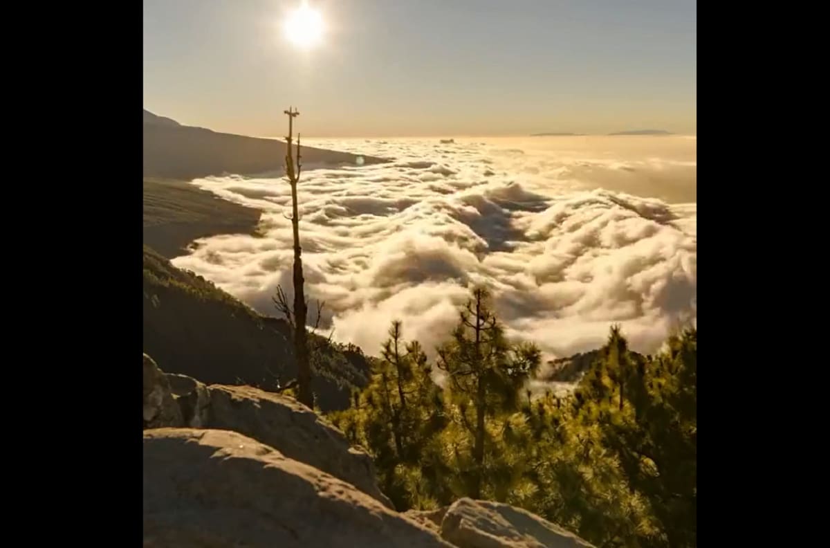 VIDEO | Un momento mágico: Captan hermosa puesta de sol por sobre un mar de nubes