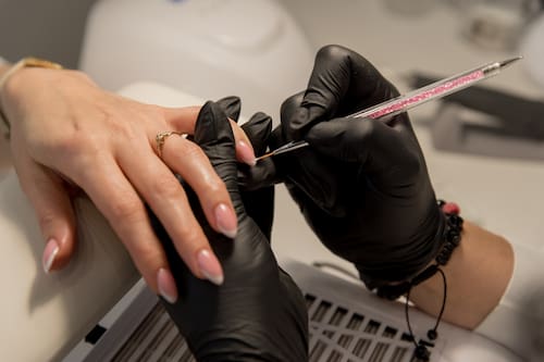 Harvard advierte sobre los efectos a la salud de distintos tipos de esmaltes para las uñas