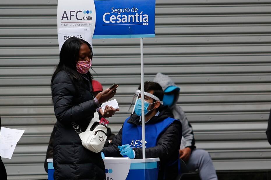 Permite a trabajadores (as) que se encuentran cesantes acceder a una ayuda económica mensual.
