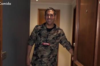 Con una particular decoración en el baño: Este es el departamento de Patricio Sotomayor que comparte con su mujer y su hija