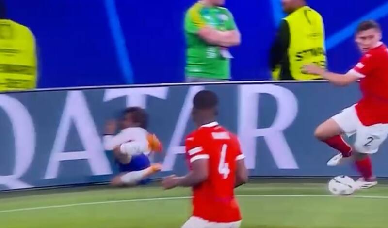 El brutal choque de Griezmann.