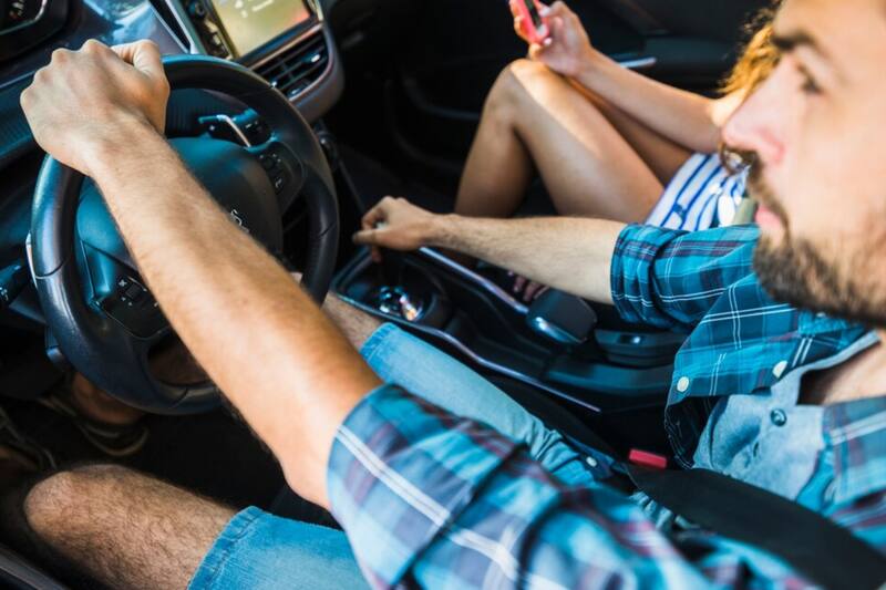 Establece una multa de $100.000 a quienes incumplan esta norma.