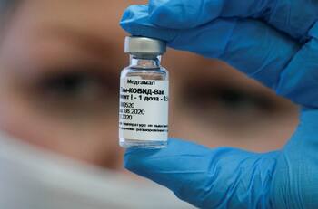 Coronavirus: mujer de 90 años es la primera paciente en el mundo en aplicarse la vacuna de Pzifer