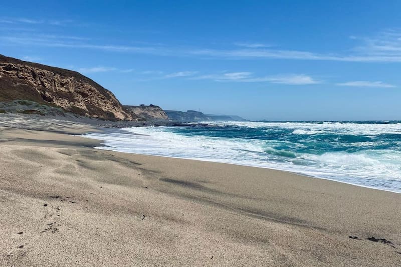 Disfruta de la naturaleza y de un merecido descanso en alguna de las playas secretas que existen en nuestro país.
